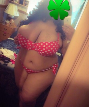Разнообразие возможностей, которые я предлагаю, просто поражает! 🌈💋
Я готова исполнить все твои сокровенные фантазии и почувствовать с тобой незабываемую страсть. Моя фотографии - это лишь немного подсказок о том, что тебя ожидает 😍💦
У меня дружелюбная личность, и мне нравится учиться новому, поэтому уверена, что вместе мы оставим яркие воспоминания. 💫
Отзывы клиентов говорят сами за себя. Мой приятный характер и нежные прикосновения дарят им удовольствие, которого они так долго искали. 😜✨
Так что, если ты желаешь испытать настоящее блаженство и насладиться мной в Москве, не стесняйся звонить. Жду тебя, милый 😘🔥 Сабрина